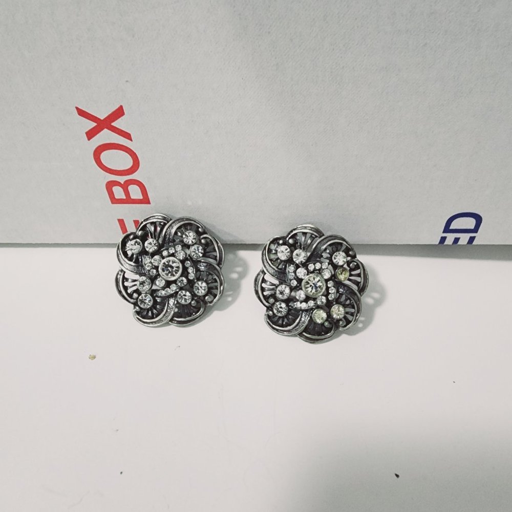 Vintage clip on earrings stubbed silver